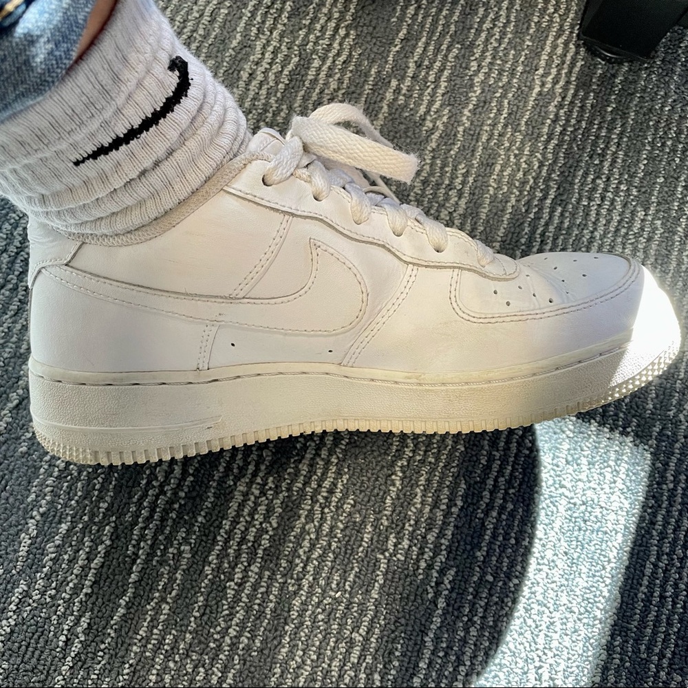 White Nike Air Force 1